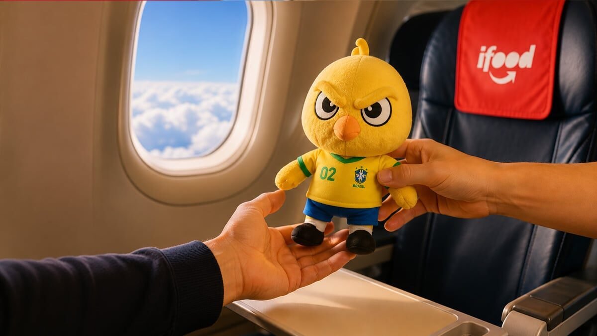 Ação Surpresa: Azul e iFood presenteiam passageiros com Canarinhos da Seleção